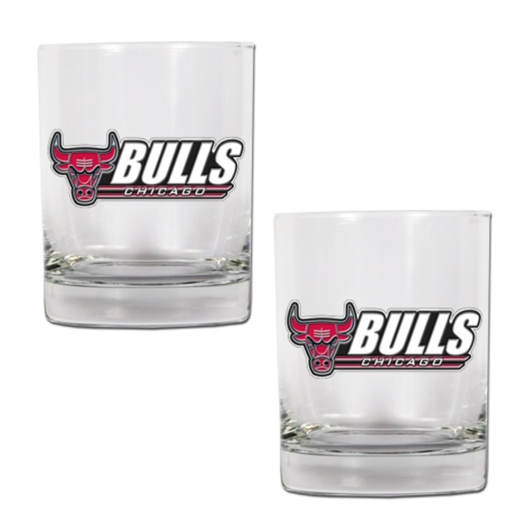 Chicago Bulls Metal Logo 6 Piece Bar Glass Set - Picture 2 of 5